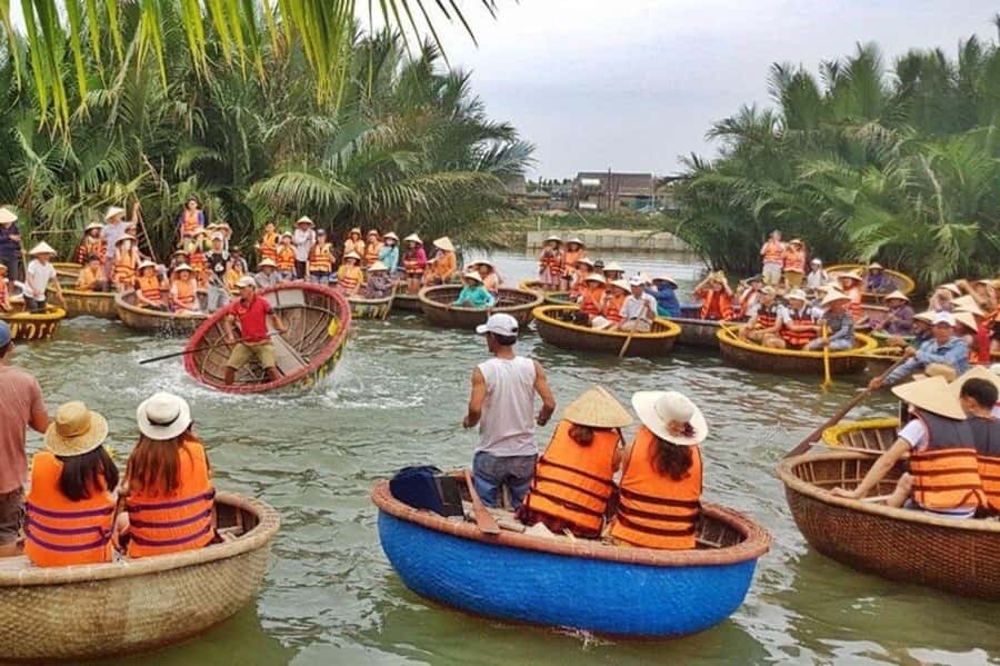 Hoi An : Bamboo Basket Boat Tour with Transportation - Fishing with locals: round-net, cast-net, and crab netting