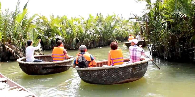 Hoi An: Basket Boat Tour by River Boat and Lantern Release - Cruiser ride out to Bay Mau: your “settling in” time