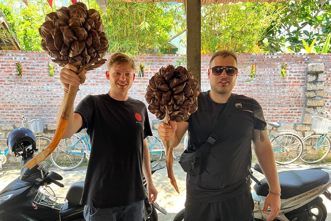 HOI AN Biking Vegetable Village, Basket Boat, Coconut Forest - The riverside meal option: what “upgrade” really means here
