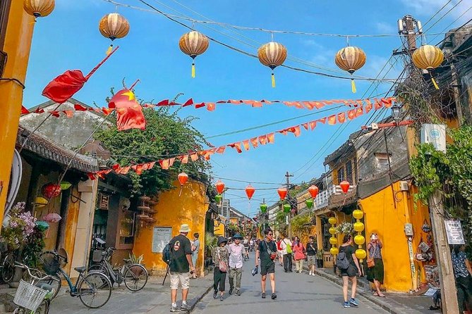 Hoi An City and Basket Boat Tour from Da Nang City - Hoi An Ancient Town Walk: Where Three Cultures Show Up