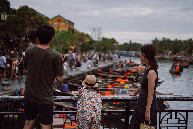 Hoi An City By Night And Release Paper Latern On Hoài river - Making a paper lantern: your souvenir, your responsibility