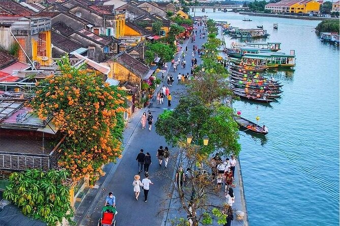 Hoi an Coconut Boat & Hoian ancient Town Tour From Danang orHoian - Dinner in Hoi An: the dishes that actually feel like Hoi An