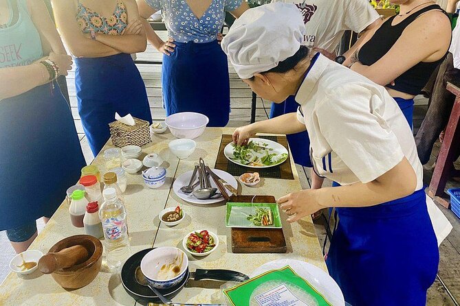 Hoi An Cooking Class with Local Chef - What you’ll cook: bánh xèo, papaya salad, spring rolls, and more