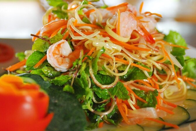 Hoi An Cooking Class With Market Tour and Bamboo Basket Boat Ride - The Best Part: Eating in a Garden Setting (With Dessert Included)