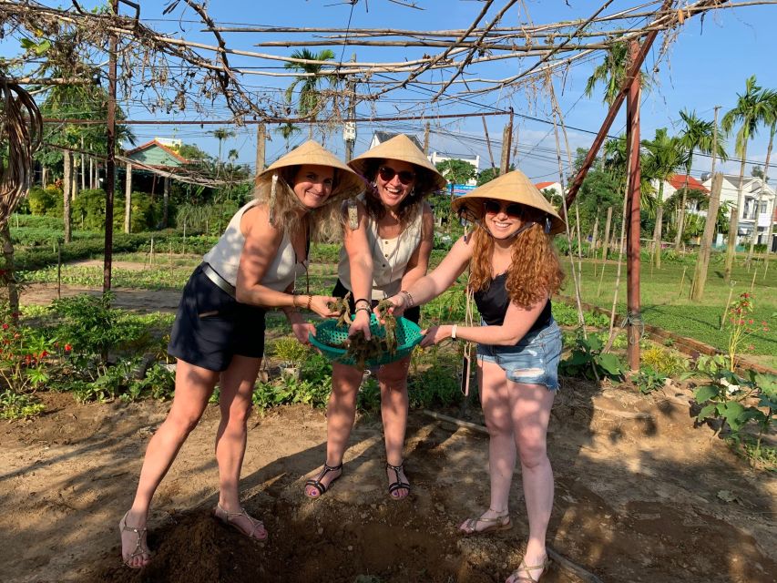 Hoi An Countryside Bike Tour & Basket Boat Ride - The boat dance performance: culture you see in motion