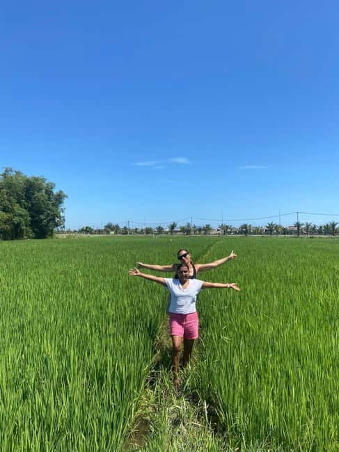 Hoi An: Countryside Biking Sighseeing & Basket Boat Ride - Lunch with a local family: fuel after the farm work