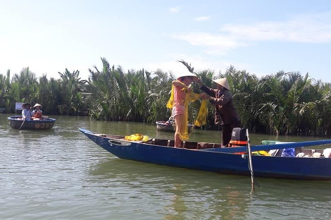 Hoi An Countryside Biking Tour(Vegetable village -basket boat - fishing village) - Tra Que Vegetable Village: Garden Chores You Can Actually Do