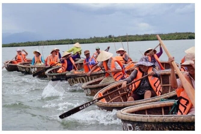 Hoi An Countryside Tour by Car/Motorbike or cycling - Cam Thanh Coconut Nipa Forest: Basket Boats, Net Fishing, and Crabs