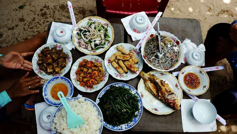 Hoi An/ Da Nang: Cham Island Discovery Tour - Au Thuyen and the Ong temple stop: culture without the marathon