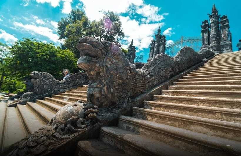 Hoi An/Da Nang: Hue Imperial City by Bus or Train Experience - Hue Imperial Citadel: seeing Nguyen palaces with real context