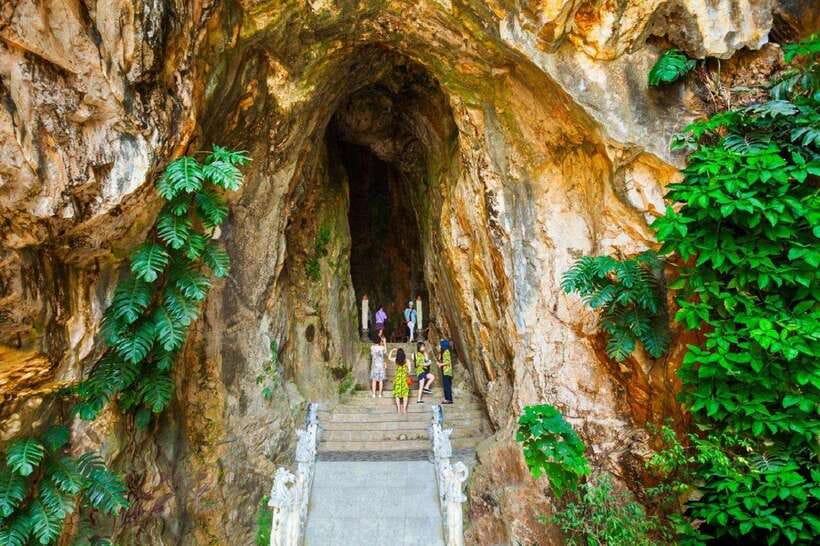 Hoi An/Da Nang: Marble Mountains, Lady Buddha & My Son Trip - Am Phu Cave: where rock formations meet Buddhist ideas