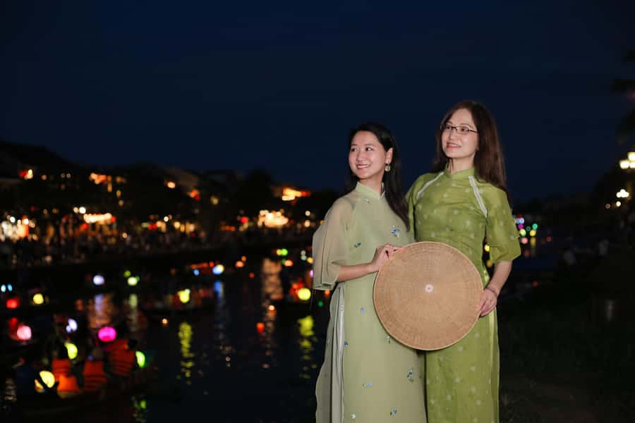 Hoi An/Da Nang: Private Photoshoot & Guided Walking Tour - Your photo delivery: edited first, unedited included