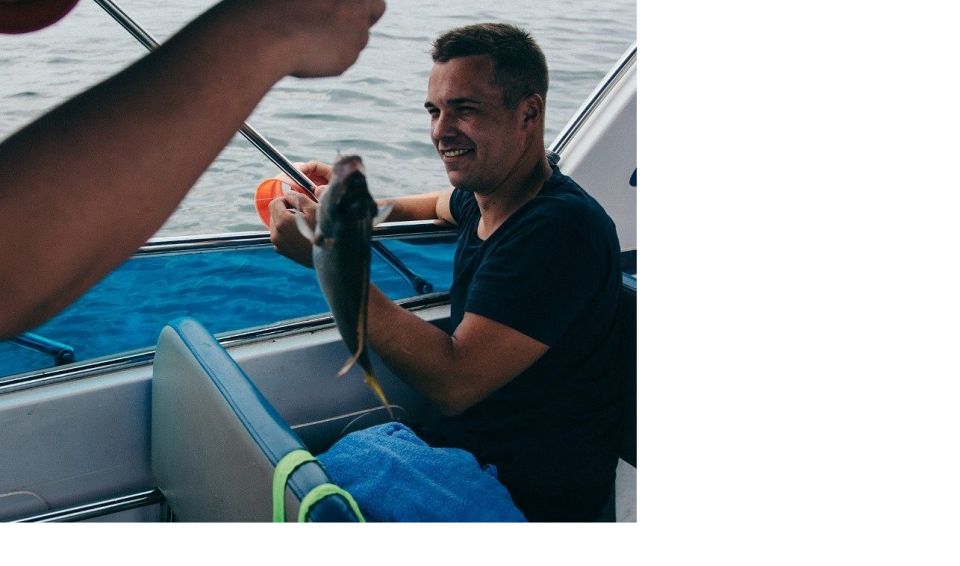Hoi An/Da Nang: Snorkeling and Island Hopping Speedboat Tour - Stop 2 at Tai Island (11:30): hard coral, more fish, and fish feeding