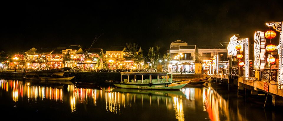 Hoi An: Evening Food Tour with 7 Tastings and Boat Trip - What you eat: typical tasting list (and how it can change)
