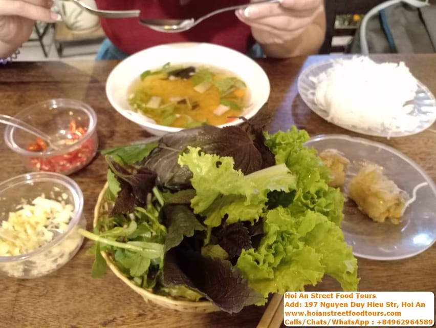 Hoi an food tour with 8 different street food tasting - Cao Lầu Food Stalls: When Hoi An Has a Signature Noodle