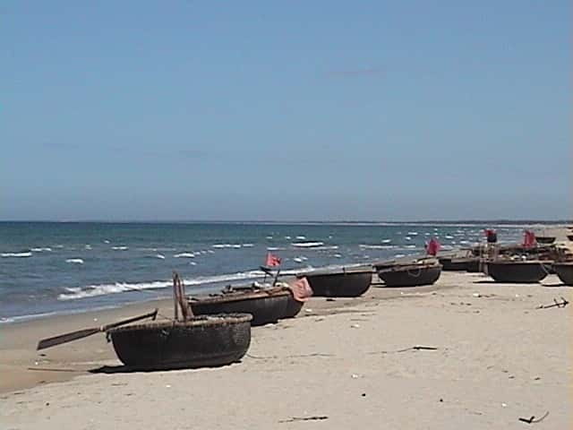 Hoi An: Hai Van Pass And Lang Co Beach Scenic Discovery - Son Tra Peninsula and the Lady Buddha area: big views, smoother cruising