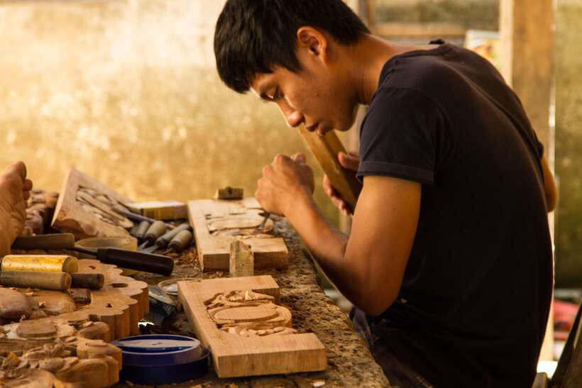 Hoi An: Half-day Cultural Journey Through Hoi An's Crafts - Kim Bong Carpentry Village: shipbuilding and sculpture-level detail