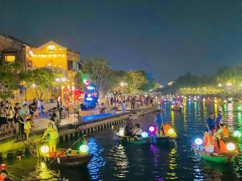 Hoi An: Hoai River Boat Ride with Flower Lantern Release - Getting There at Kazik Park (and Why the Walk Matters)