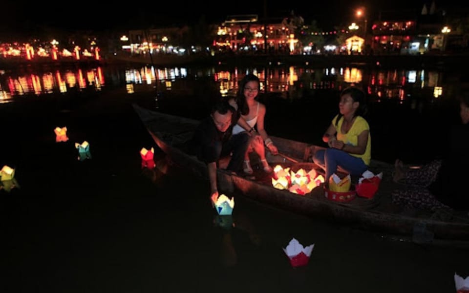 Hoi An: Hoai River Night Boat Trip and Floating Lantern - Getting to the Dock Near 140 Tran Phu Street