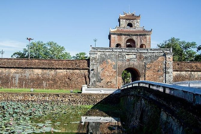 Hoi An: Imperial Hue And Hai Van Pass Full-day Tour - Thien Mu Pagoda: Active Monastery, Powerful History