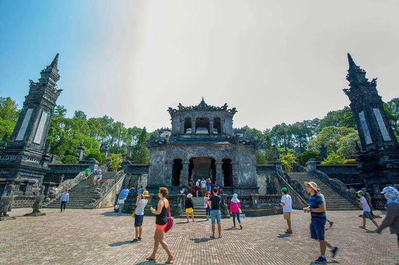 Hoi An: Imperial Hue And Scenic Hai Van Pass Discovery Tour - Entering Đại Nội (Imperial City): where Vietnam’s dynastic power lives