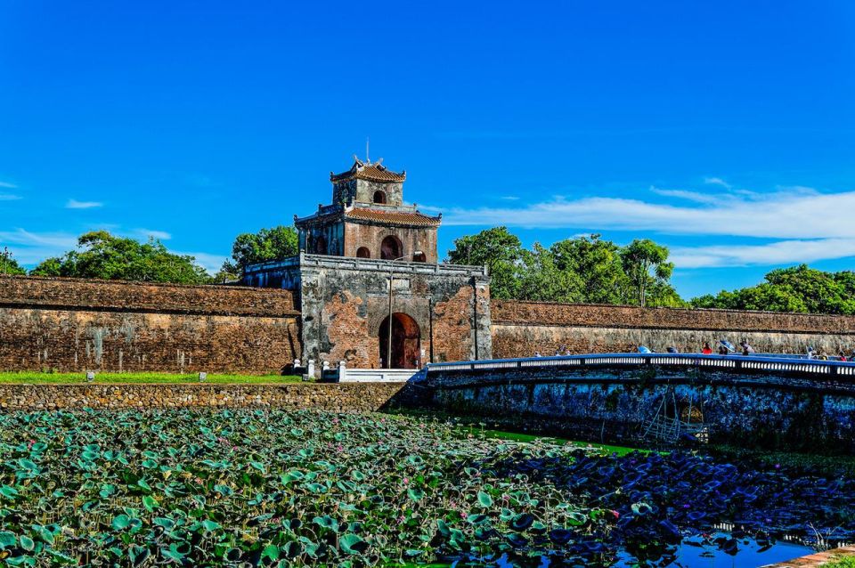 Hoi An: Imperial Hue And Scenic Hai Van Pass Discovery Tour - Thien Mu Pagoda: a monastery with real historical weight