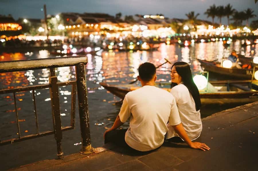 Hoi An Lantern : 45-Minute Short Private Photography Tour - Hoi An Lantern Nights: Timing is Everything