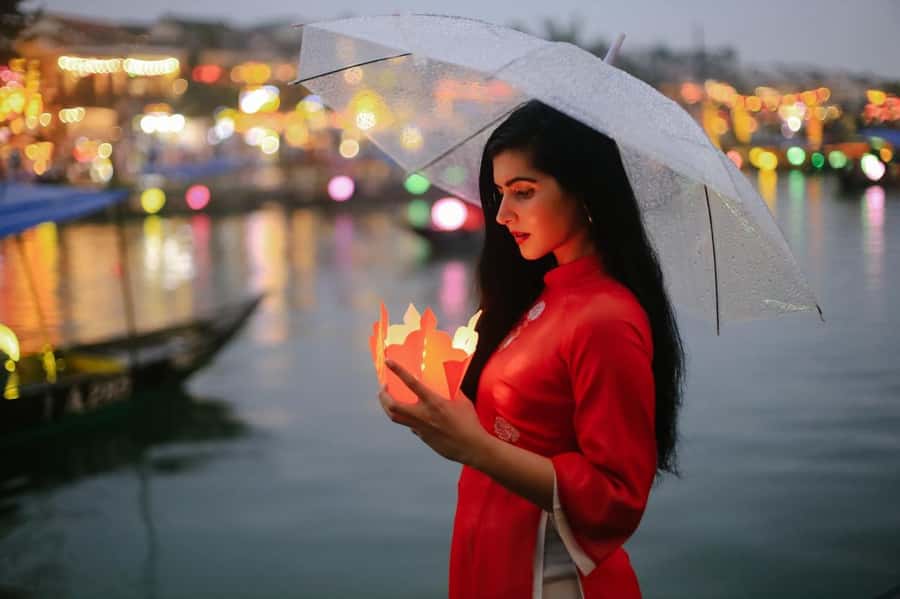 Hoi An Lantern : 45-Minute Short Private Photography Tour - Crowds, Lines, and Getting the Shot Anyway
