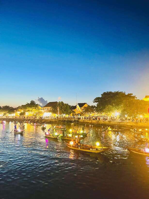 Hoi An: Lantern Boat Ride on the Hoai River - The Lantern Release Ritual: Your Wish, Your Moment of Calm