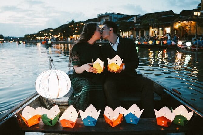 Hoi An Lantern Shop & Boat Photoshoot – Night Experience - Inside the Lantern Shop: Photoshoot Direction That Gets Results