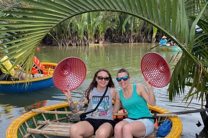 Hoi An Lantern Shop & Boat Photoshoot – Night Experience - On the Hoai River Boat: Candle Release and Reflection Shots