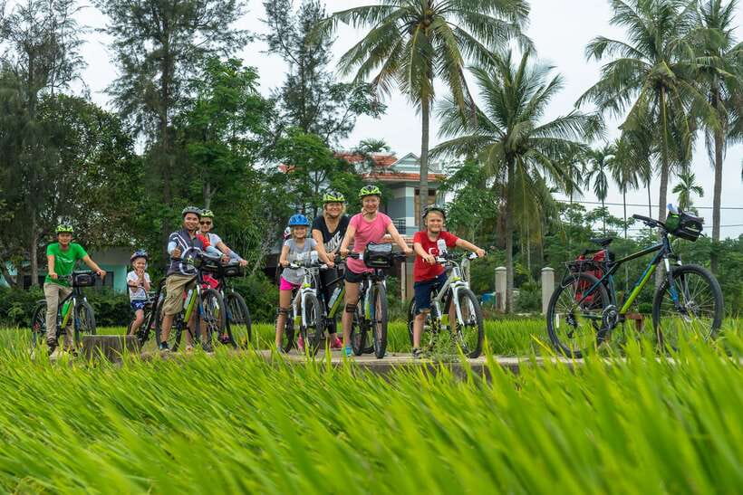 Hoi An: Morning Countryside Tour by Bike - From the Discova shop to quiet roads: what the start feels like
