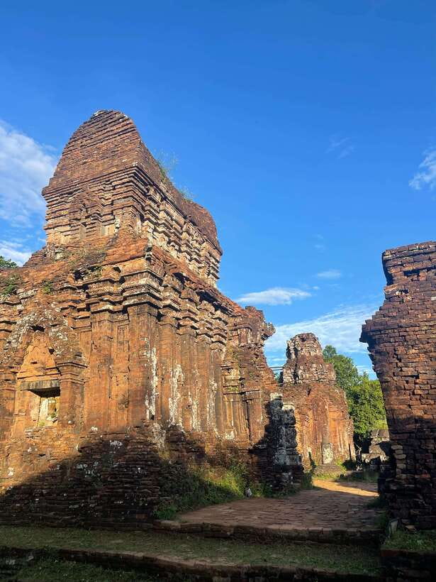 Hoi An: My Son Ruins: Guide-Bus-Boat-Cultural Show-Lunch - Practical tips so the day stays easy