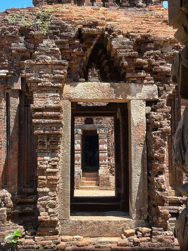Hoi An: My Son Ruins: Guide-Bus-Boat-Cultural Show-Lunch - Champa and Apsara–Shiva: cultural moments that break up the day