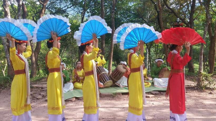 Hoi An: My Son Sanctuary 8 am/1 pm - Small-group pacing (max 13): why it feels calmer and more personal