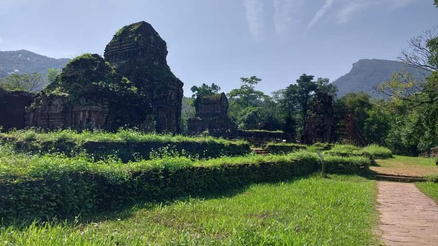 Hoi An: My Son Sanctuary Guided Tour with Boat Trip & Lunch - The Thu Bon boat trip back to Hoi An: convenient, plus views in pieces