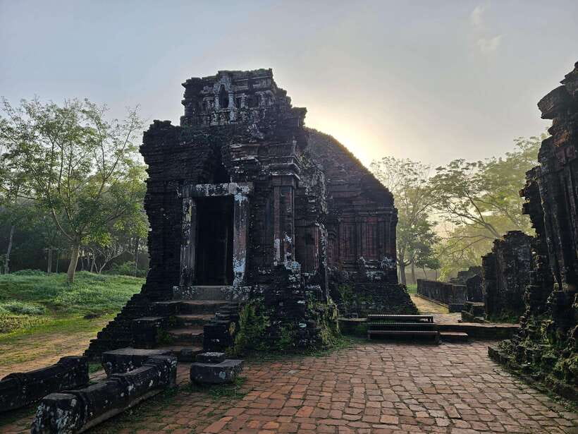 Hoi An: My Son Sanctuary Private Tour with Local Guide - Meeting your guide: what makes the explanation feel different