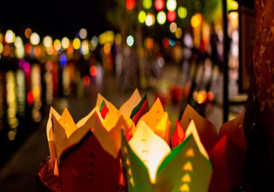 Hoi An: Night Boat Trip and Release Lantern at Hoai River - The 20-minute ride: what happens from Tran Phu to the river