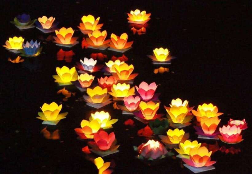 Hoi An: Private night boat Trip & release lantern on river - After the boat: night market time and Old Town on your own