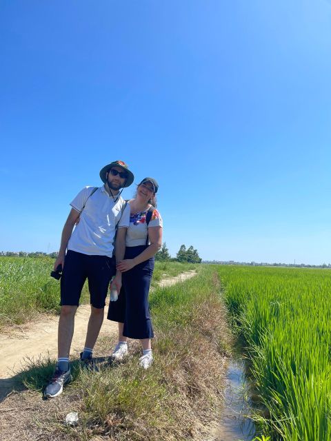 Hoi An: Rural Cycling Tour to Village with Basket Boat Ride - Tra Que Vegetable Village: herbs, tea, and hands-on farming time