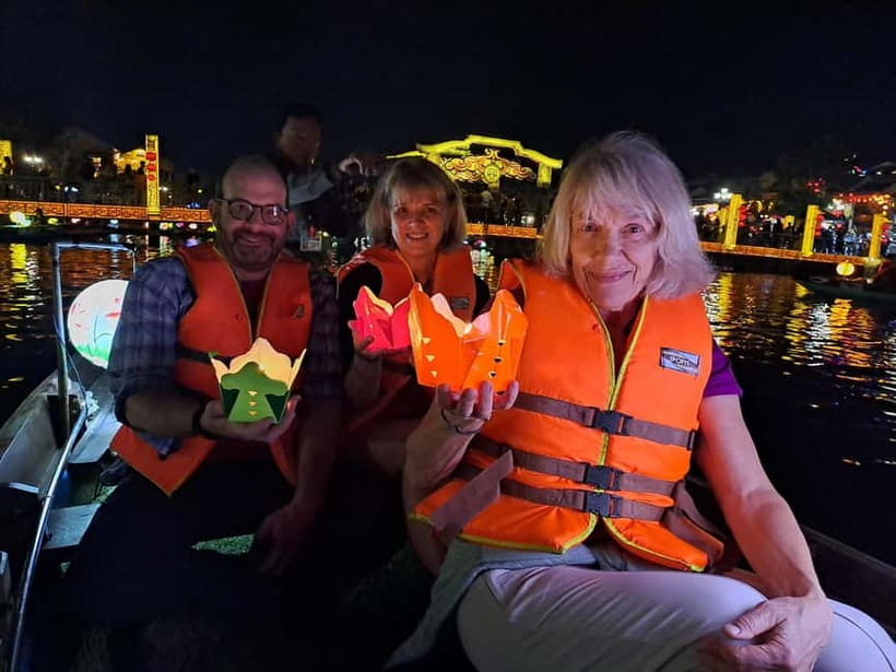 Hoi An Street Food, night market and lantern boat ride - Key things to know before you go