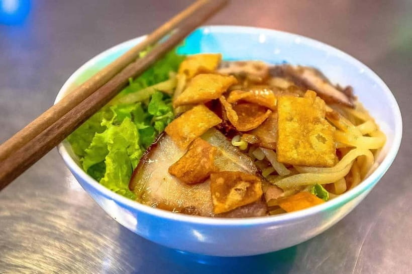 Hoi An Street Food, night market and lantern boat ride - Old Town by foot: How the street food route works