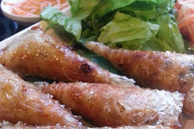 Hoi An Street Food Safari Tour - The route: back alleys, market energy, and real-life photo moments