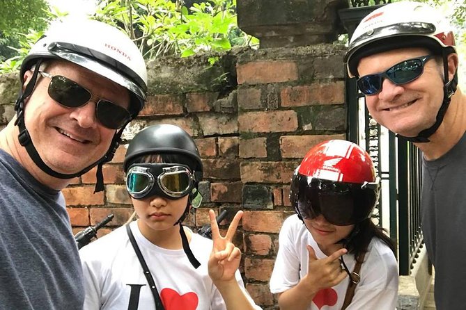Hoi An Street Food Tour By Scooter - Stop 2: An Bang Beach seafood hour