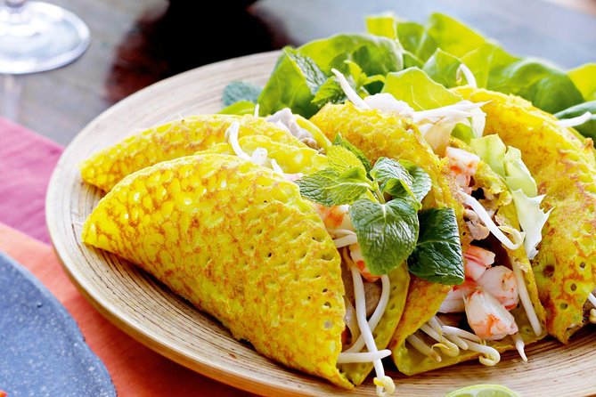Hoi An street food Tour - Private Tour - Walking the Old Town after dark: heat, crowds, and pacing
