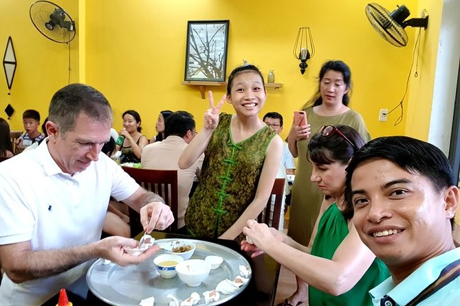 Hoi An Street Food Tour- The Real Taste Of Hoi An - Stop 4: Cơm gà at Bà Buội for the Hoi An chicken-rice standard