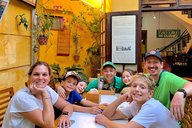 Hoi An street food tour with Billy - What you’ll eat: several Hoi An specialties, paced across the evening