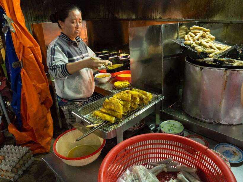 Hoi An: Sunset Food Tasting Tour - Dessert and a final beer: how not to over-stuff too early