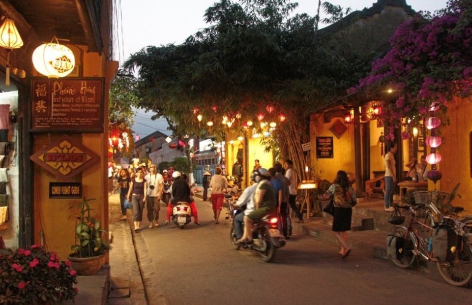 Hoi An: Sunset Food Tasting Tour - What you’re really buying for $39: guide time + multiple tastings