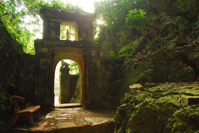 Hoi An To Hue By Private Car via Hai Van Pass, Golden Bridge - Price and value: does $50 per person make sense?
